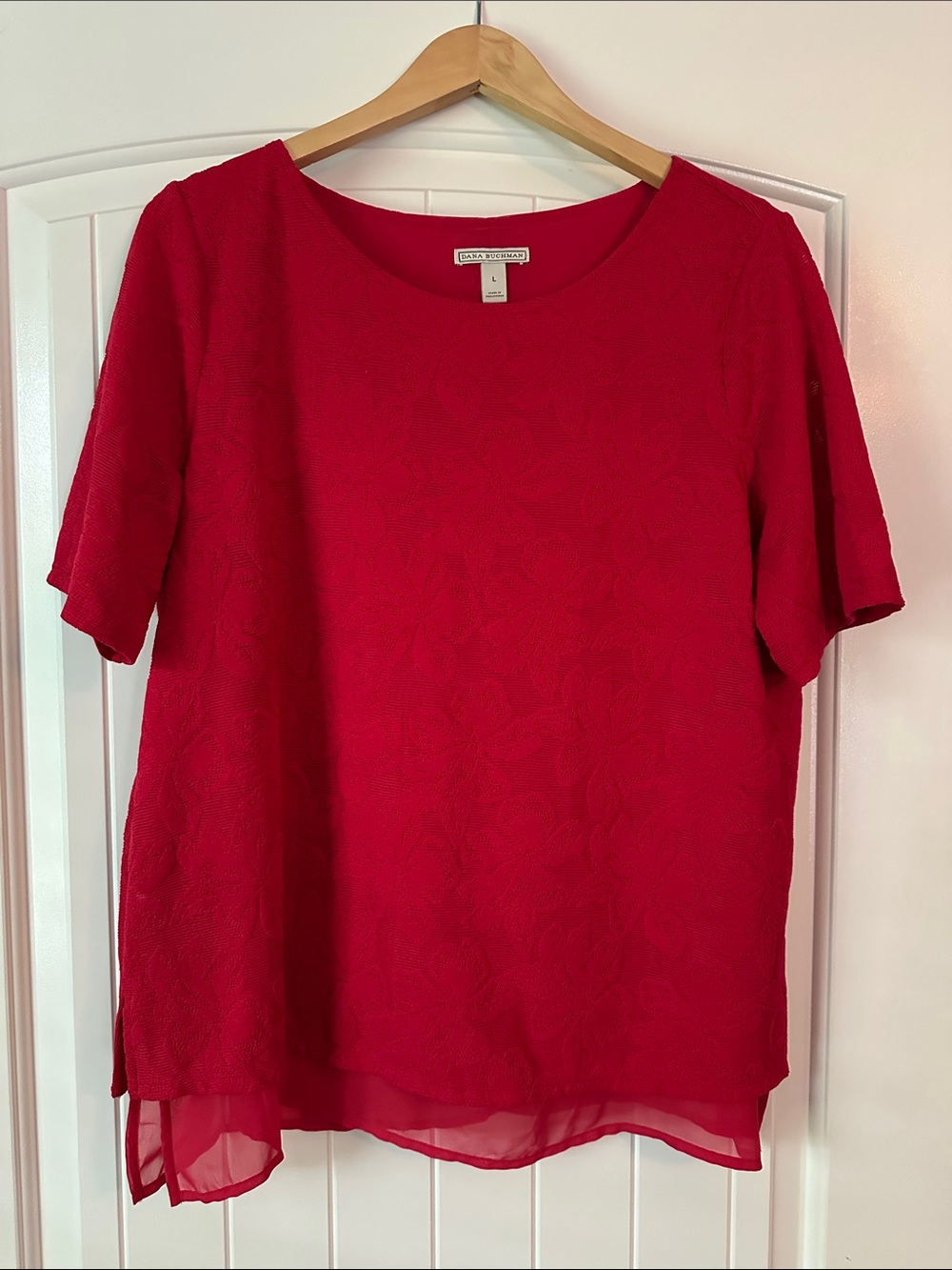 Dana Buchman Bright Red Short-Sleeve Floral Textured Top with Chiffon Hem